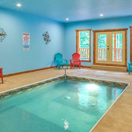 Sherwood Splash Lodge, 11 Bedrooms, Sleeps 52, Theater, Indoor Pool, Free Wifi Pigeon Forge Exterior photo