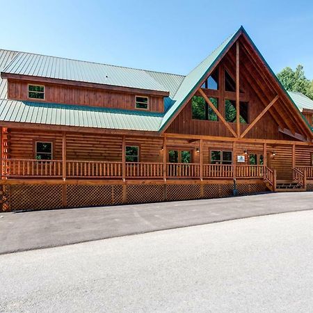 Sherwood Splash Lodge, 11 Bedrooms, Sleeps 52, Theater, Indoor Pool, Free Wifi Pigeon Forge Exterior photo