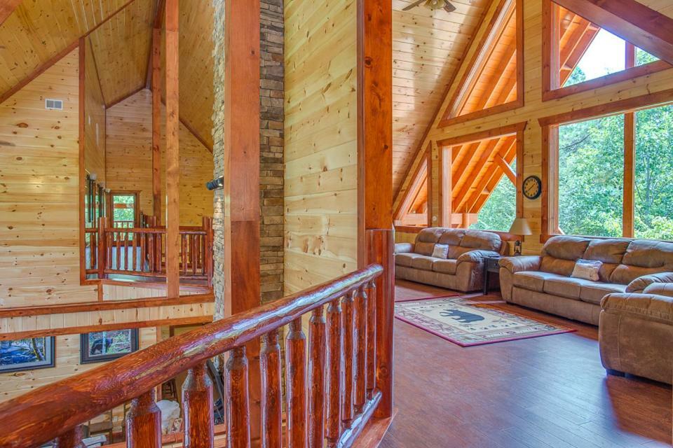 Sherwood Splash Lodge, 11 Bedrooms, Sleeps 52, Theater, Indoor Pool, Free Wifi Pigeon Forge Exterior photo