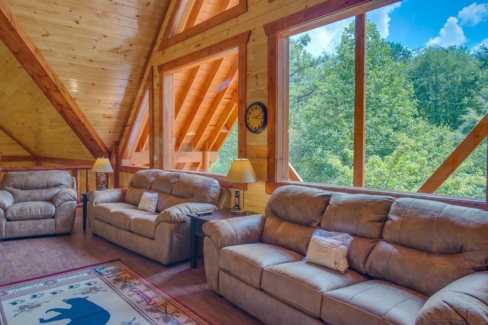 Sherwood Splash Lodge, 11 Bedrooms, Sleeps 52, Theater, Indoor Pool, Free Wifi Pigeon Forge Exterior photo