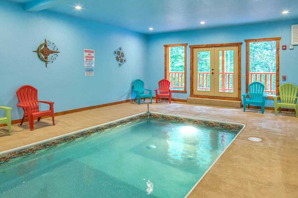 Sherwood Splash Lodge, 11 Bedrooms, Sleeps 52, Theater, Indoor Pool, Free Wifi Pigeon Forge Exterior photo