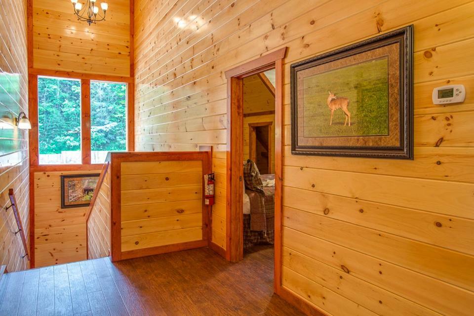 Sherwood Splash Lodge, 11 Bedrooms, Sleeps 52, Theater, Indoor Pool, Free Wifi Pigeon Forge Exterior photo